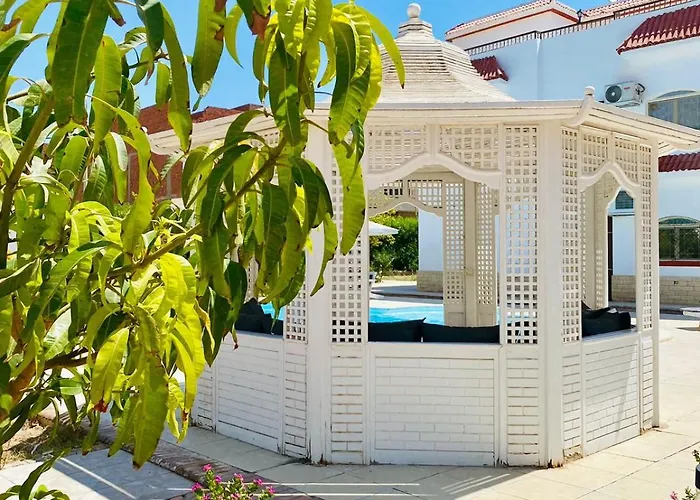 Hurghada-magawish 4 فيلة